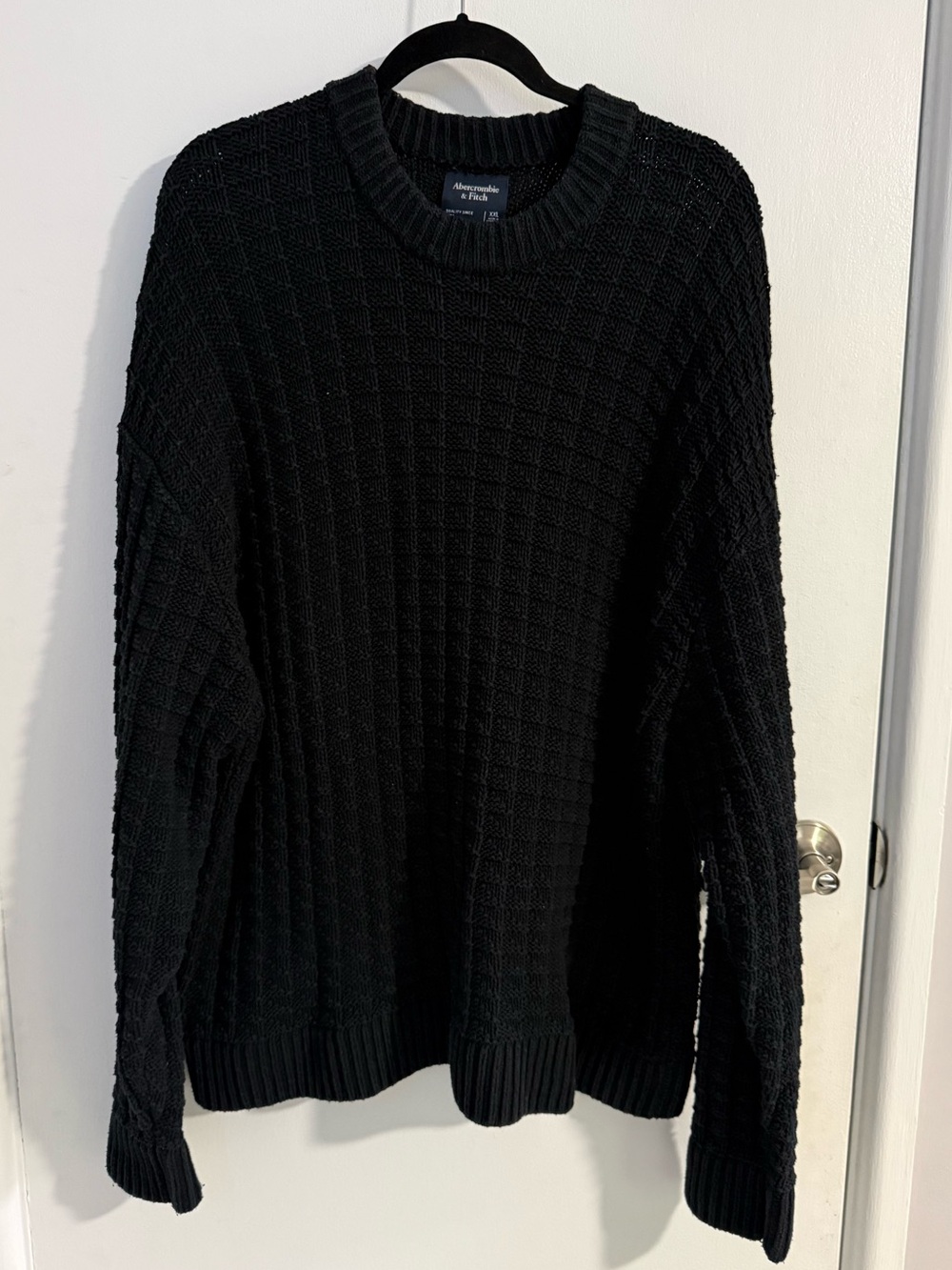 Abercrombie & Fitch Men's Black Textured Crewneck Sweater